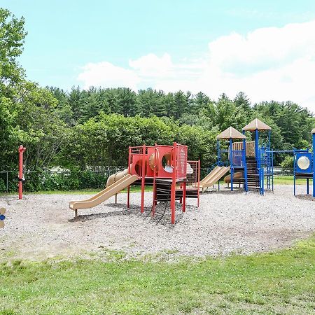 Tuxbury Pond Camping Resort Tiny House Clara South Hampton Bagian luar foto